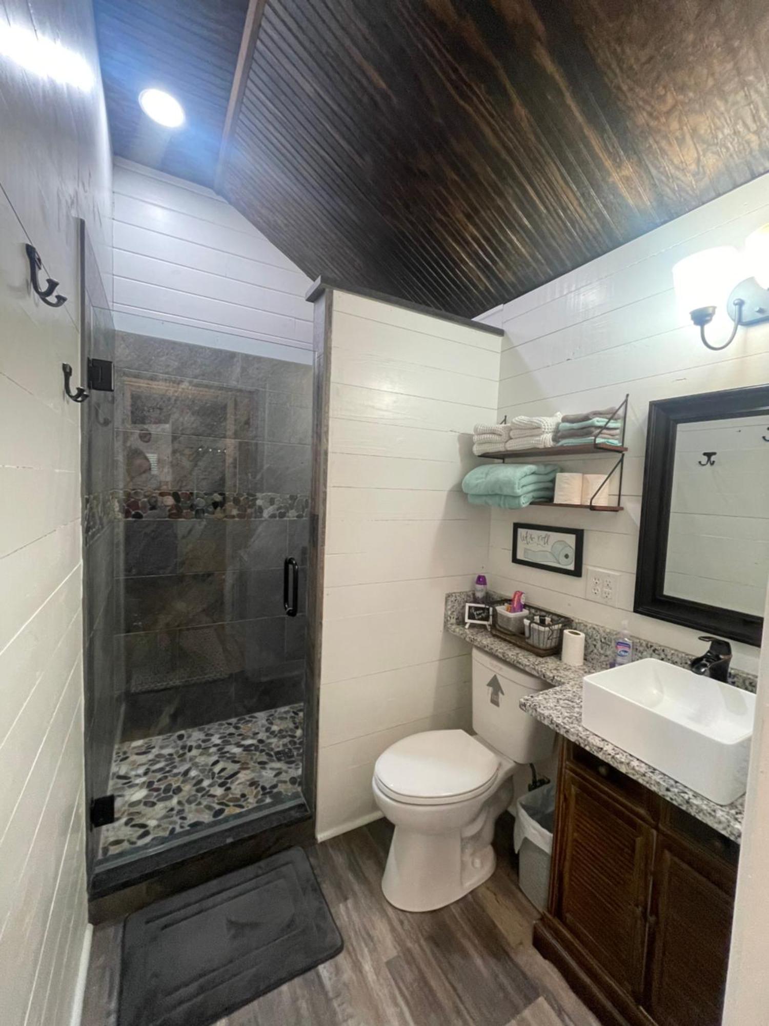 Cozy Cabin In Crestwood Subdivision Avinger ภายนอก รูปภาพ